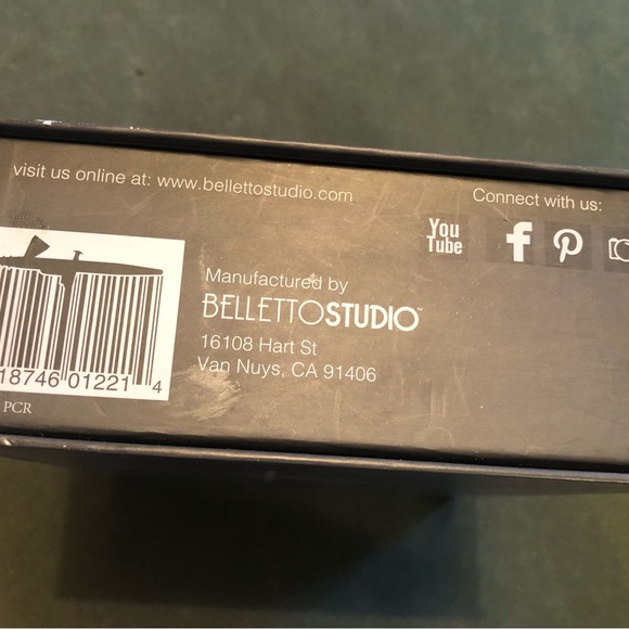 Belletto System Airbrush Makeup - Picture 3 of 6